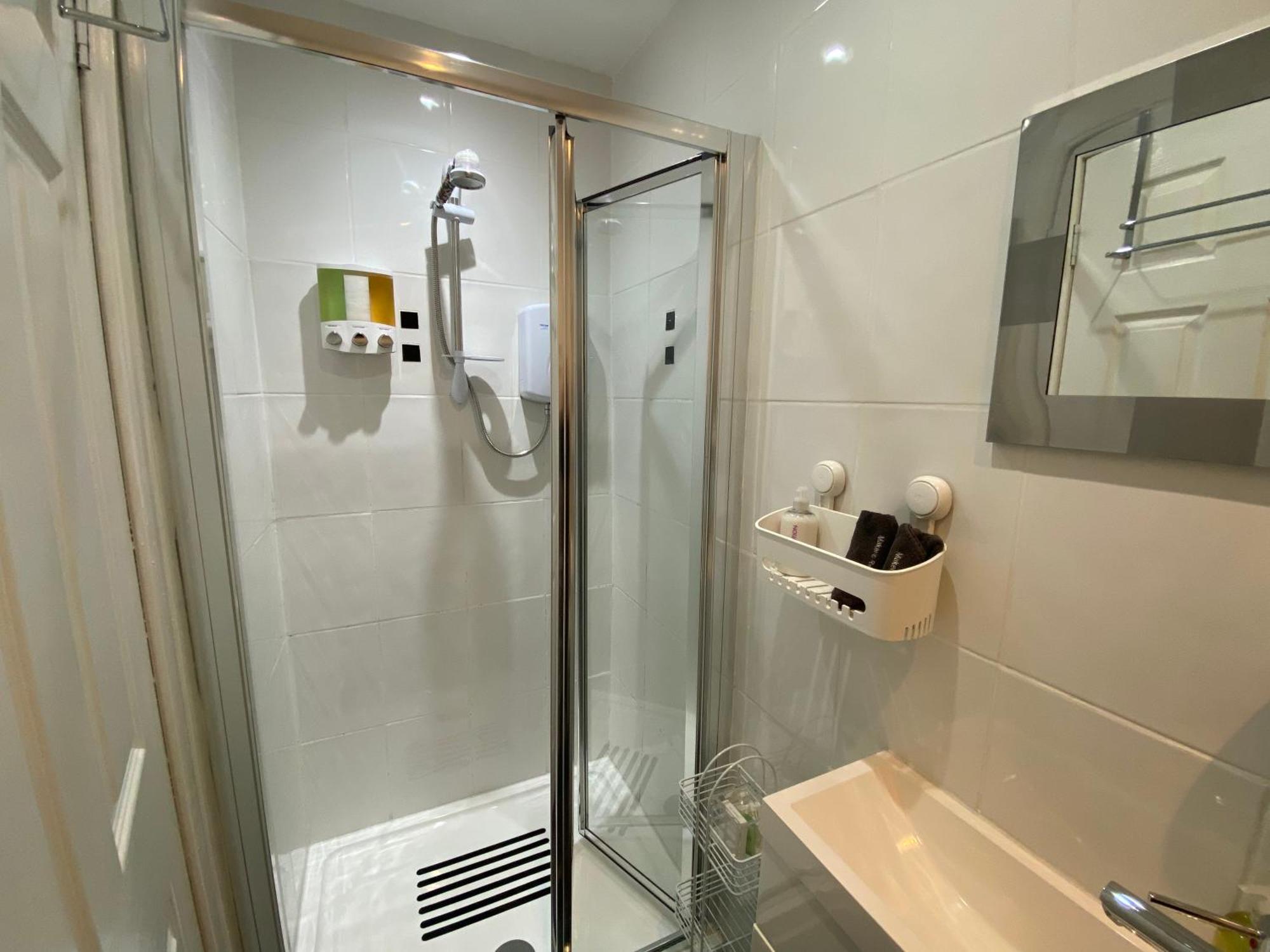 Peacock Guest House ลาร์กส์ ภายนอก รูปภาพ