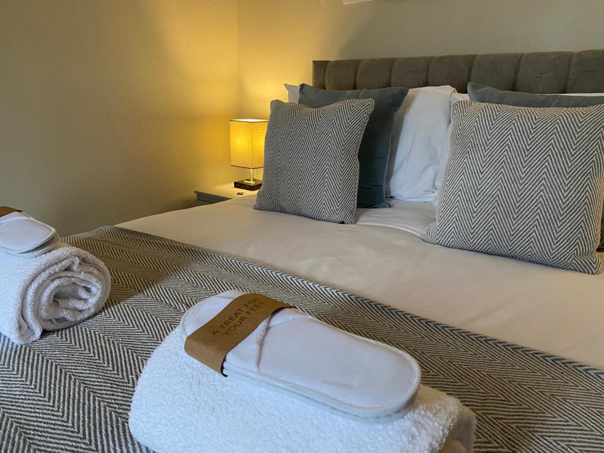 Peacock Guest House ลาร์กส์ ภายนอก รูปภาพ